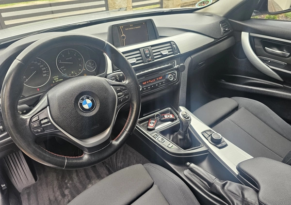 BMW Seria 3 cena 49900 przebieg: 250000, rok produkcji 2012 z Sieradz małe 106